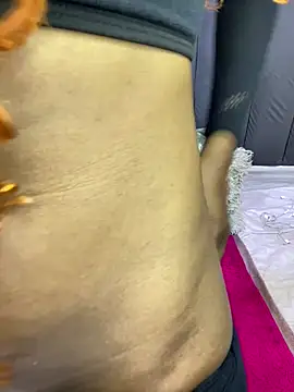 LonelyQueenxx25 online show from 29, 6, 2026