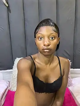 LonelyQueenxx25 online show from 3, 7, 2026