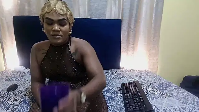 Snapshot of KinkyTrans23 chatting on 16, 9, 2025 KinkyTrans23 online show from 16, 9, 2025