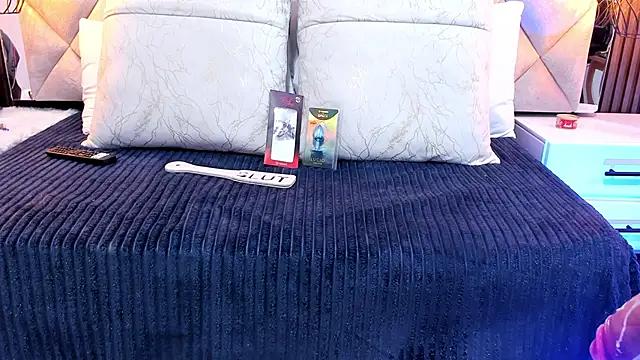 Luna Naughty1 online show from 16, 10, 2025