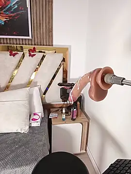 Luna Naughty1 online show from 23, 4, 2026