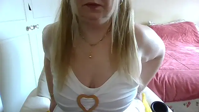 arianamodel4you online show from 24, 3, 2026