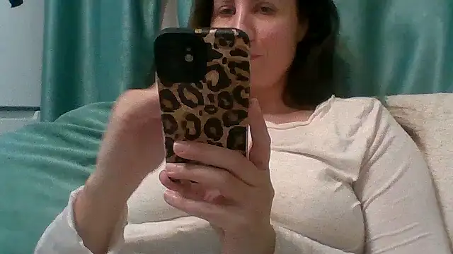 Snapshot of ALICAINWONDERLAND chatting on 6, 3, 2026 ALICAINWONDERLAND online show from 6, 3, 2026