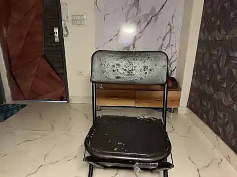 coupleyug online show from 6, 4, 2026