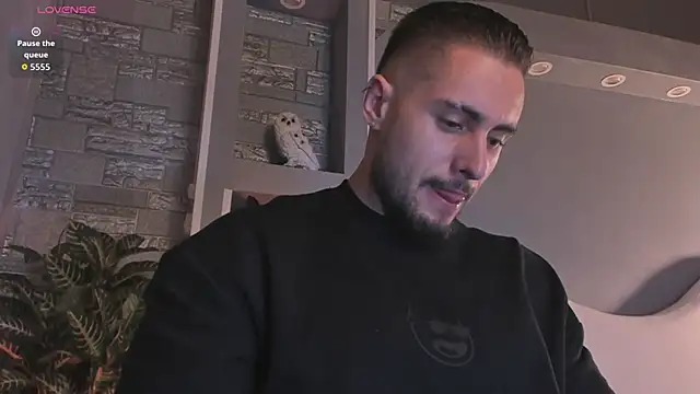 Snapshot of dominic_de_luca chatting on 8, 6, 2026 dominic de luca online show from 8, 6, 2026