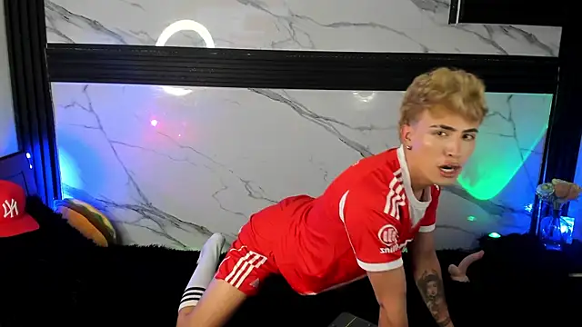 Snapshot of Saimonvela chatting on 17, 10, 2025 Saimonvela online show from 17, 10, 2025