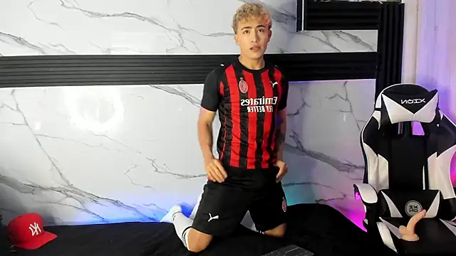 Snapshot of Saimonvela chatting on 24, 11, 2025 Saimonvela online show from 24, 11, 2025