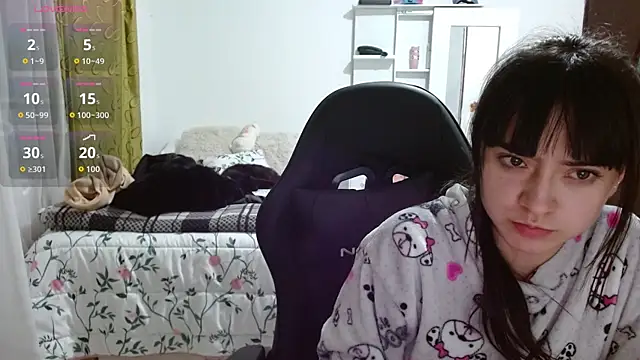 Snapshot of violetta_blackk chatting on 27, 10, 2025 violetta blackk online show from 27, 10, 2025