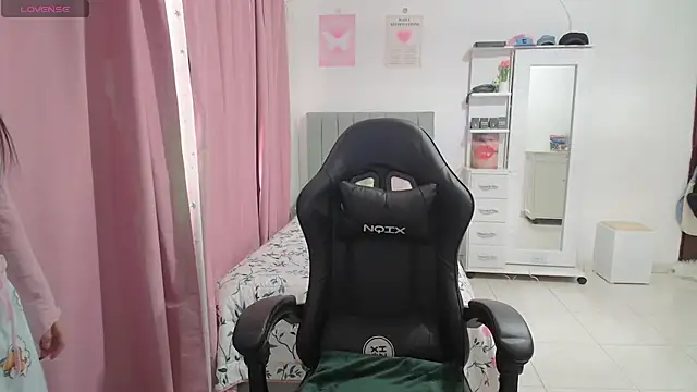 Snapshot of violetta_blackk chatting on 26, 2, 2026 violetta blackk online show from 26, 2, 2026