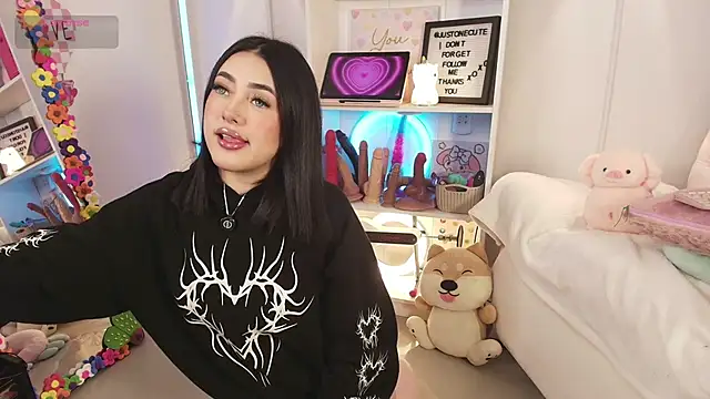 justonecute online show from 25, 4, 2026