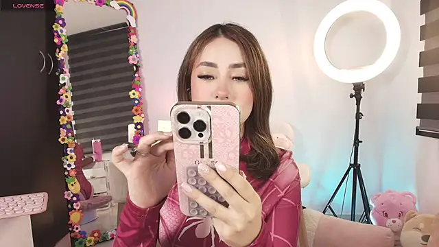 justonecute online show from 25, 7, 2026