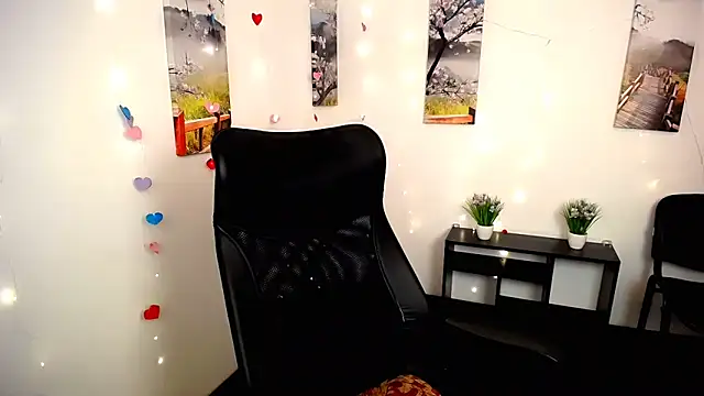 PeppyMia online show from 4, 11, 2025