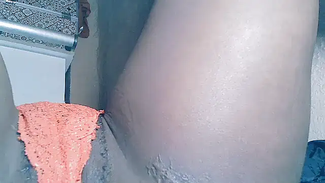 Chloe2001 online show from 17, 9, 2025