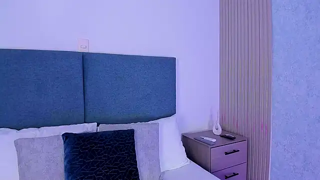 Laura Ivy online show from 24, 4, 2026