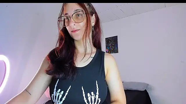 Snapshot of Laura_Ivy chatting on 9, 6, 2026 Laura Ivy online show from 9, 6, 2026