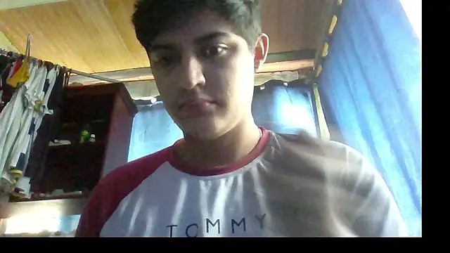 Snapshot of yesitwink_ chatting on 18, 12, 2025 yesitwink online show from 18, 12, 2025