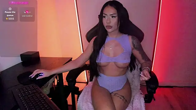 Snapshot of alisonrouge chatting on 18, 12, 2025 alisonrouge online show from 18, 12, 2025