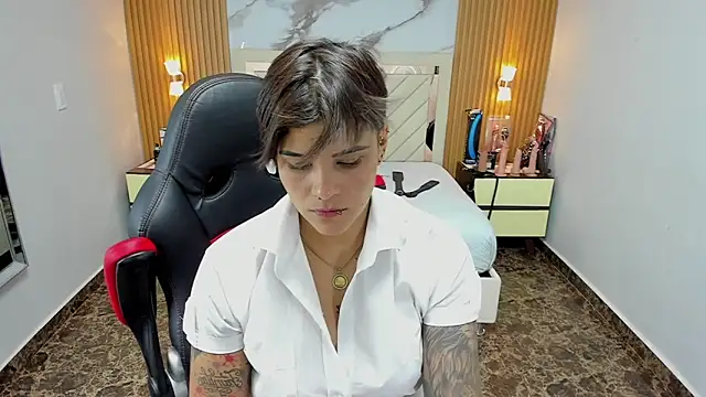 KAROLLJONES1 online show from 30, 10, 2025