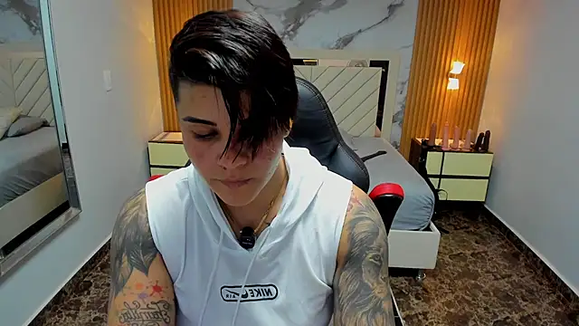 KAROLLJONES1 online show from 4, 3, 2026