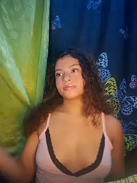 Snapshot of Lulupeach69 chatting on 21, 9, 2025 Lulupeach69 online show from 21, 9, 2025