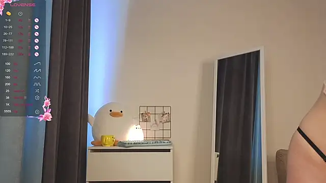 roxydolll online show from 17, 4, 2026