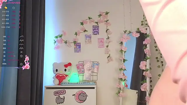 roxydolll online show from 8, 7, 2026
