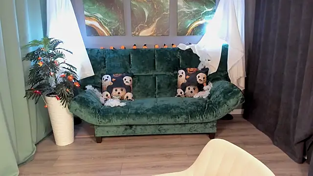 Snapshot of AnoraDark chatting on 12, 10, 2025 AnoraDark online show from 12, 10, 2025