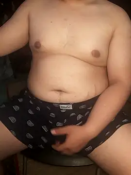 Snapshot of MinhTuan2002 chatting on 1, 11, 2025 MinhTuan2002 online show from 1, 11, 2025