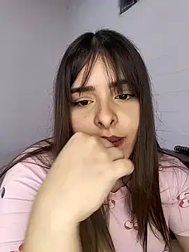 Snapshot of Nahomy_cm chatting on 8, 9, 2025 Nahomy cm online show from 8, 9, 2025