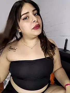 Snapshot of Nahomy_cm chatting on 18, 9, 2025 Nahomy cm online show from 18, 9, 2025