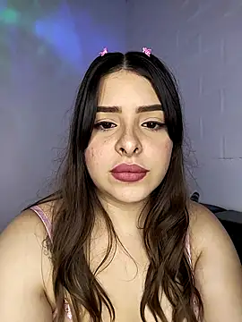 Snapshot of Nahomy_cm chatting on 5, 12, 2025 Nahomy cm online show from 5, 12, 2025