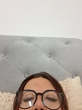 Anayssa  online show from 14, 9, 2025