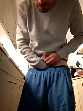 Snapshot of kompiee chatting on 28, 9, 2025 kompiee online show from 28, 9, 2025