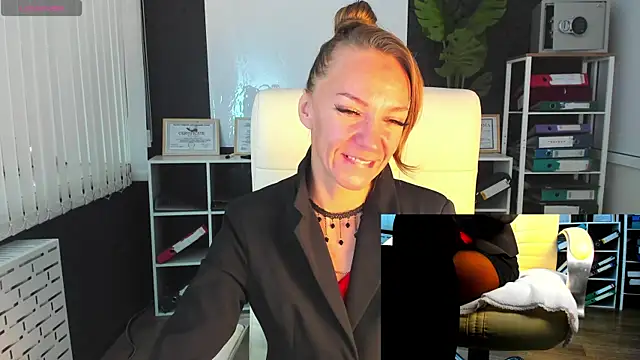 Snapshot of Jesica_mooon chatting on 13, 9, 2025 Jesica mooon online show from 13, 9, 2025