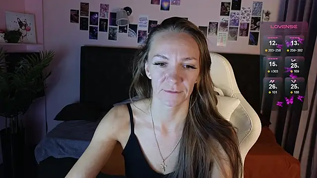 Snapshot of Jesica_mooon chatting on 9, 10, 2025 Jesica mooon online show from 9, 10, 2025