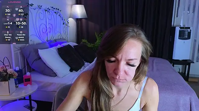 Snapshot of Jesica_mooon chatting on 27, 11, 2025 Jesica mooon online show from 27, 11, 2025