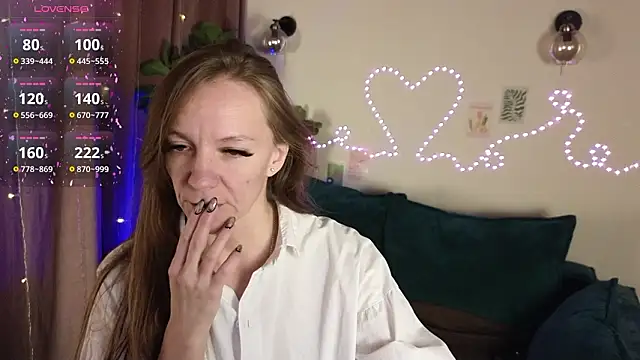 Jesica mooon online show from 7, 3, 2026