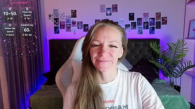 Jesica mooon online show from 12, 3, 2026