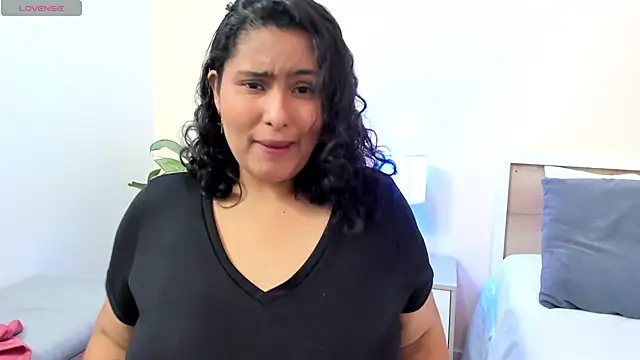 BellaNixs online show from 12, 9, 2025