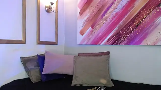 Lucigh  online show from 13, 10, 2025