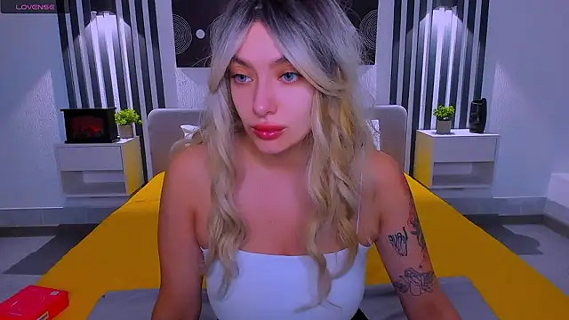 Emily Tylerr online show from 13, 3, 2026