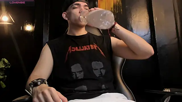 Eryonbradley online show from 8, 11, 2025