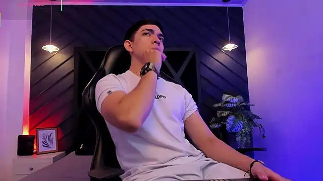 Eryonbradley online show from 13, 1, 2026