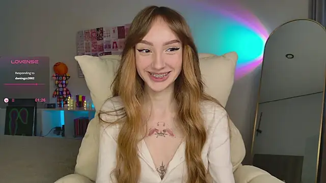 Snapshot of Lunainnk chatting on 8, 11, 2025 Lunainnk online show from 8, 11, 2025