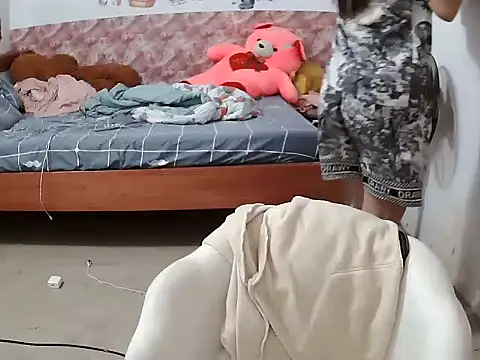 Snapshot of Linda-24 chatting on 23, 10, 2025 Linda-24 online show from 23, 10, 2025