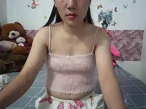 Snapshot of Linda-24 chatting on 1, 11, 2025 Linda-24 online show from 1, 11, 2025