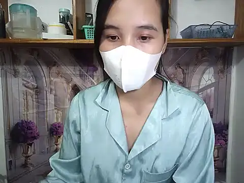 Snapshot of Linda-24 chatting on 19, 11, 2025 Linda-24 online show from 19, 11, 2025