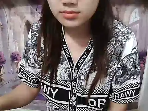 Snapshot of Linda-24 chatting on 6, 1, 2026 Linda-24 online show from 6, 1, 2026