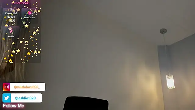 MiaVillalobos online show from 29, 10, 2025