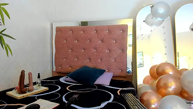 JulianaCarter online show from 8, 3, 2026